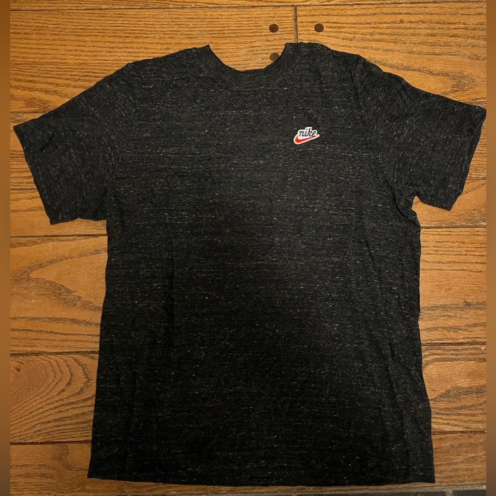 Men’s large Nike charcoal tshirt